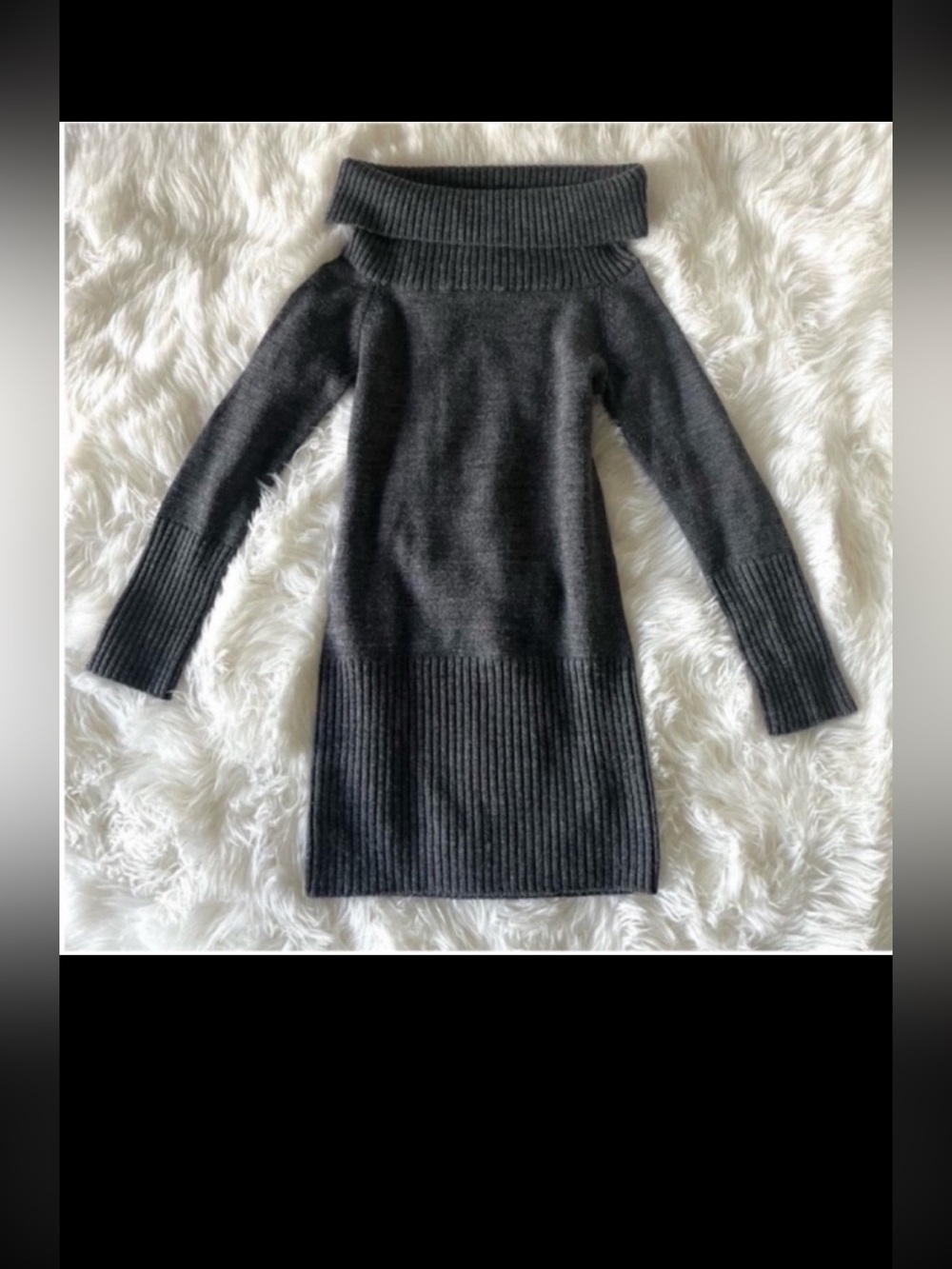 BCBG Coul Neck Gray Sweater Size Small